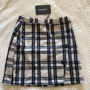 Pretty Little Thing Button Skirt Size 6 Beige and Black